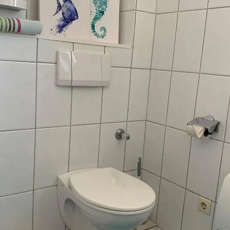 With 2 Bedrooms Tatil Evi Glücksburg