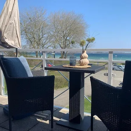 With 2 Bedrooms Tatil Evi Glücksburg